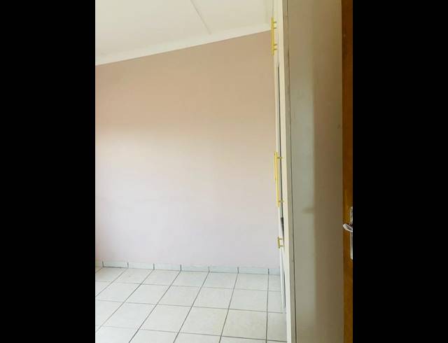 2 BEDROOM PROPERTY TO RENT IN MANABA BEACH